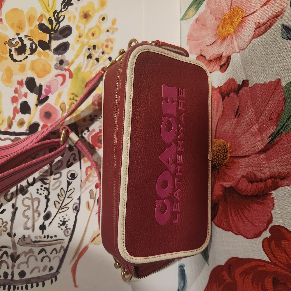 Coach Pink Leather Women's Bag - Picture 2 of 4
